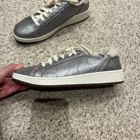 Aetrex Cozy Blake Silver Sneakers Sz 8.5 Womens Leather Metallic Comfort - Picture 2 of 8
